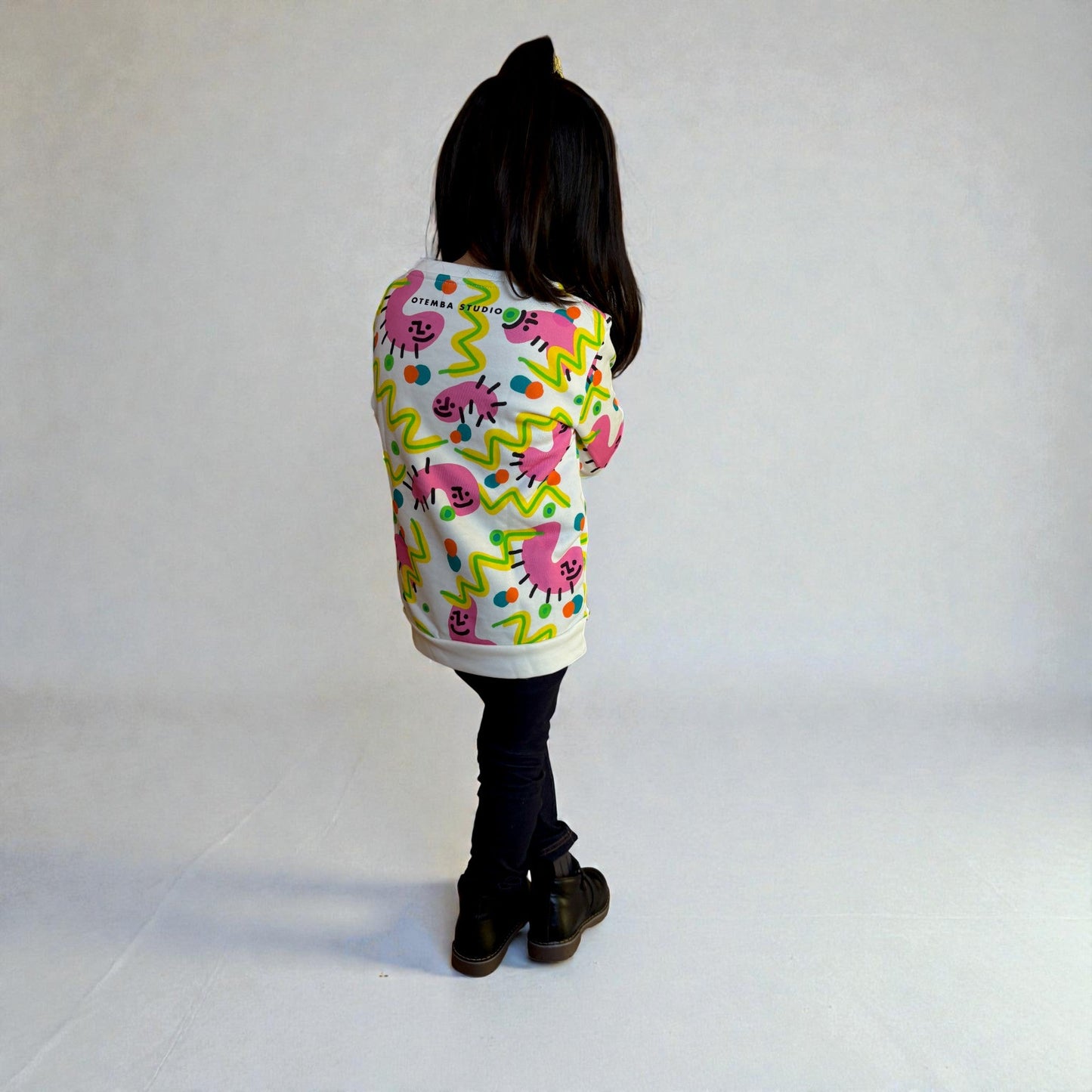 OTEMBA KIDS｜Playful Caterpillar キッズスウェット
